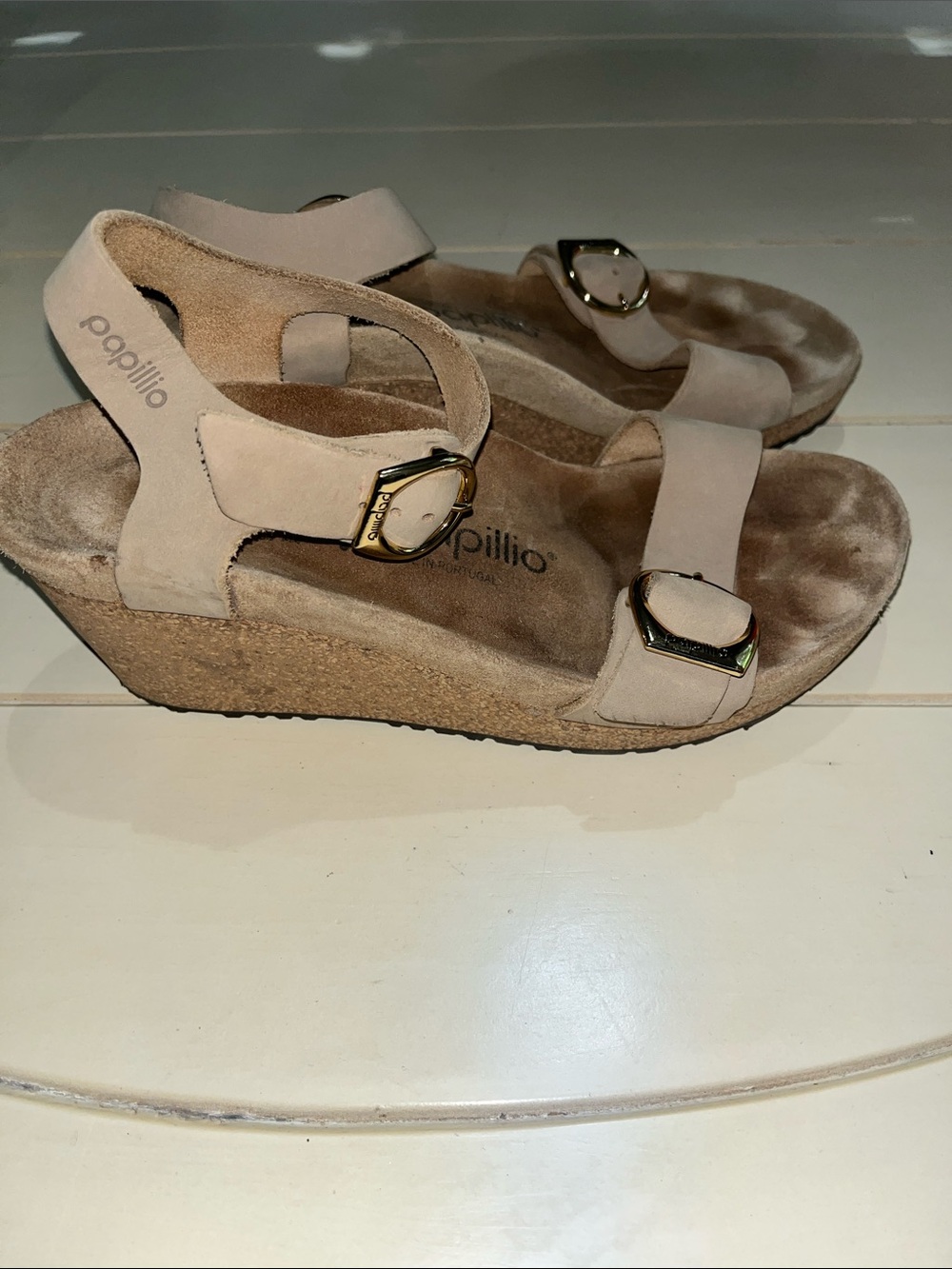 Birkenstock Soley Papillio Cork Wedge Sandals with Gold Buckles   Size 6 nice